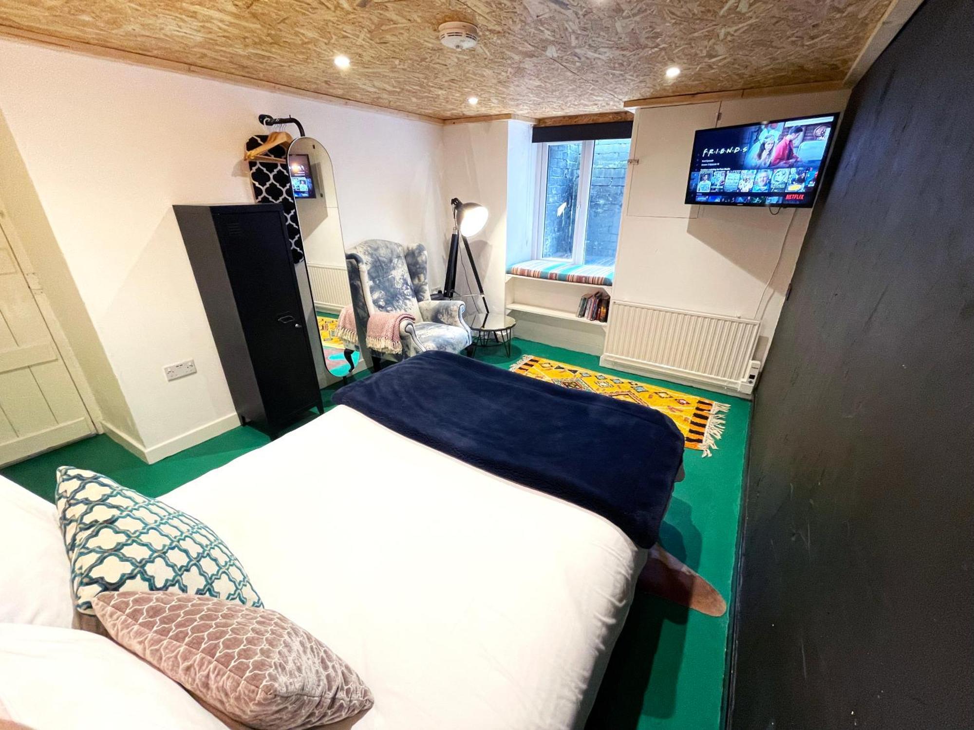 Fern Studio 1 Bedroom Apartment Llangollen Extérieur photo